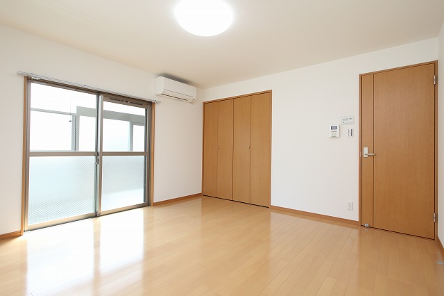 http://yamayone.jp/example/img/1st_floor_room.jpg